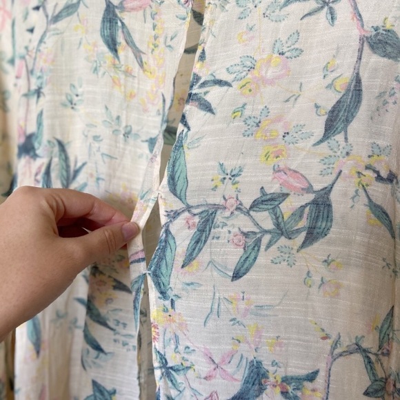 Lauren Conrad Split Open Back Floral Top - Picture 5 of 9